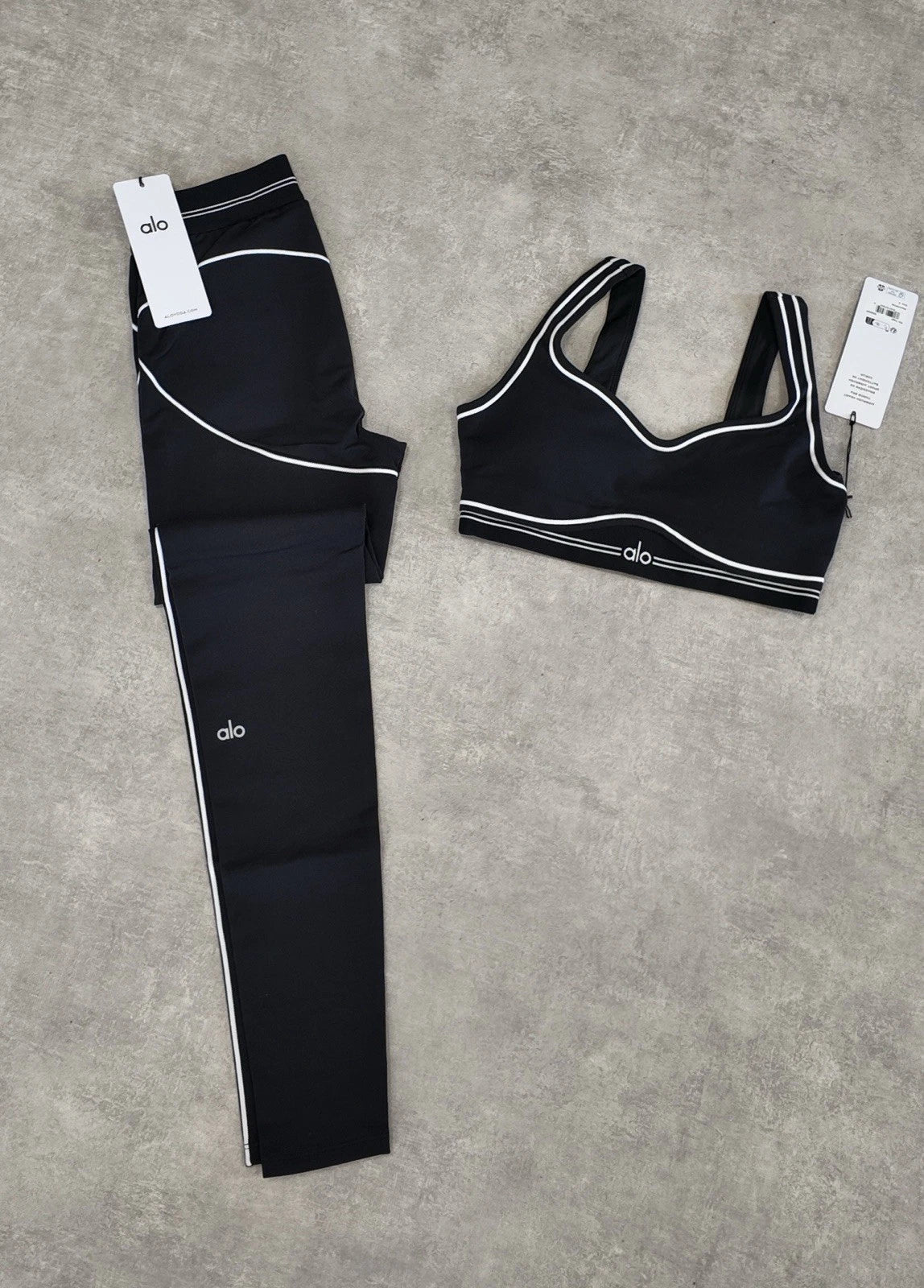 alo - Airbrush High-Waist Heart Throb Legging -Black - full set